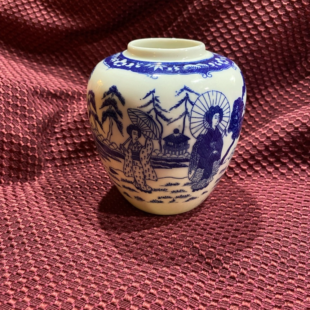Vintage Japanese Ginger Jar